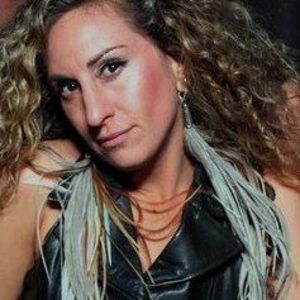 Meet your Posher, Athina